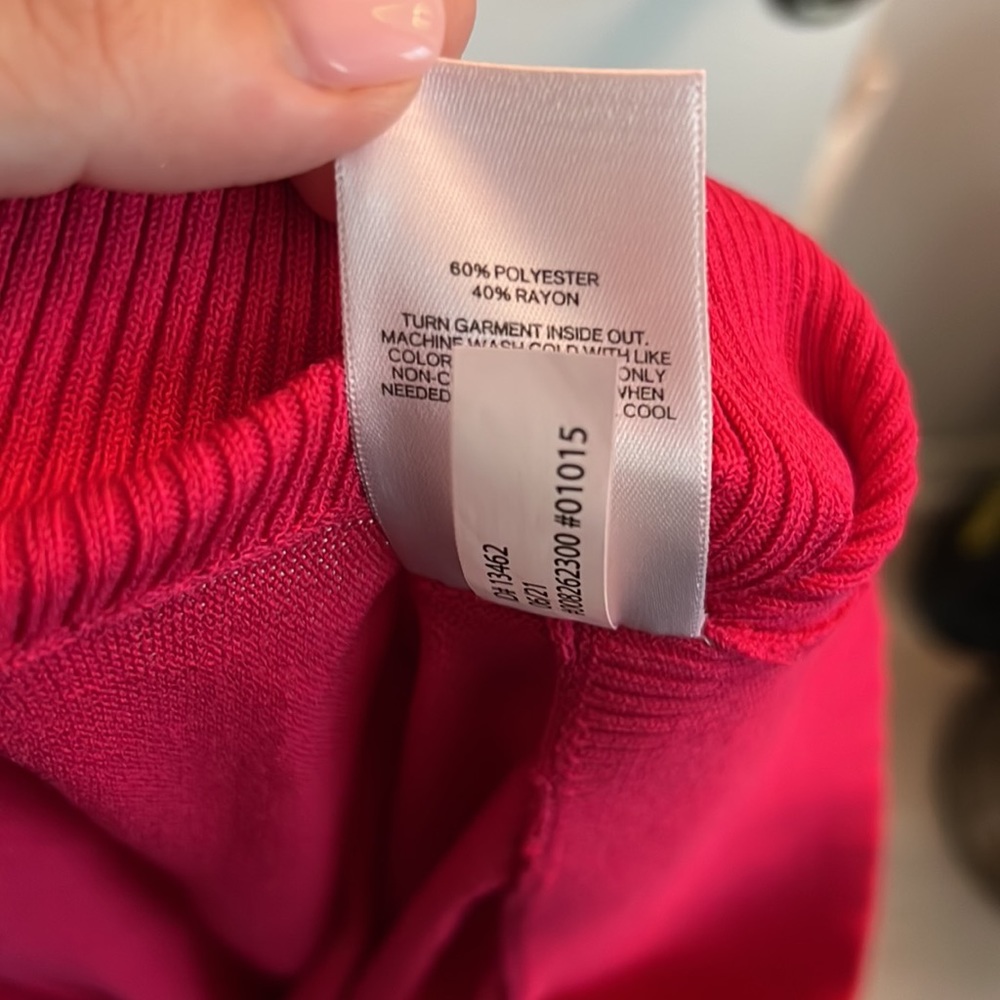 Express Sweater - Picture 5 of 5
